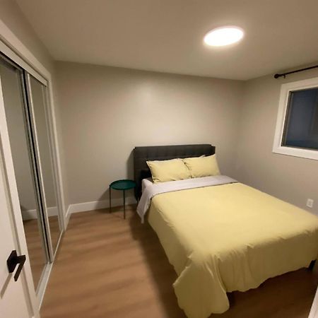 Central 2Br Near Unveristy And Whyte Ave 에드먼턴 외부 사진