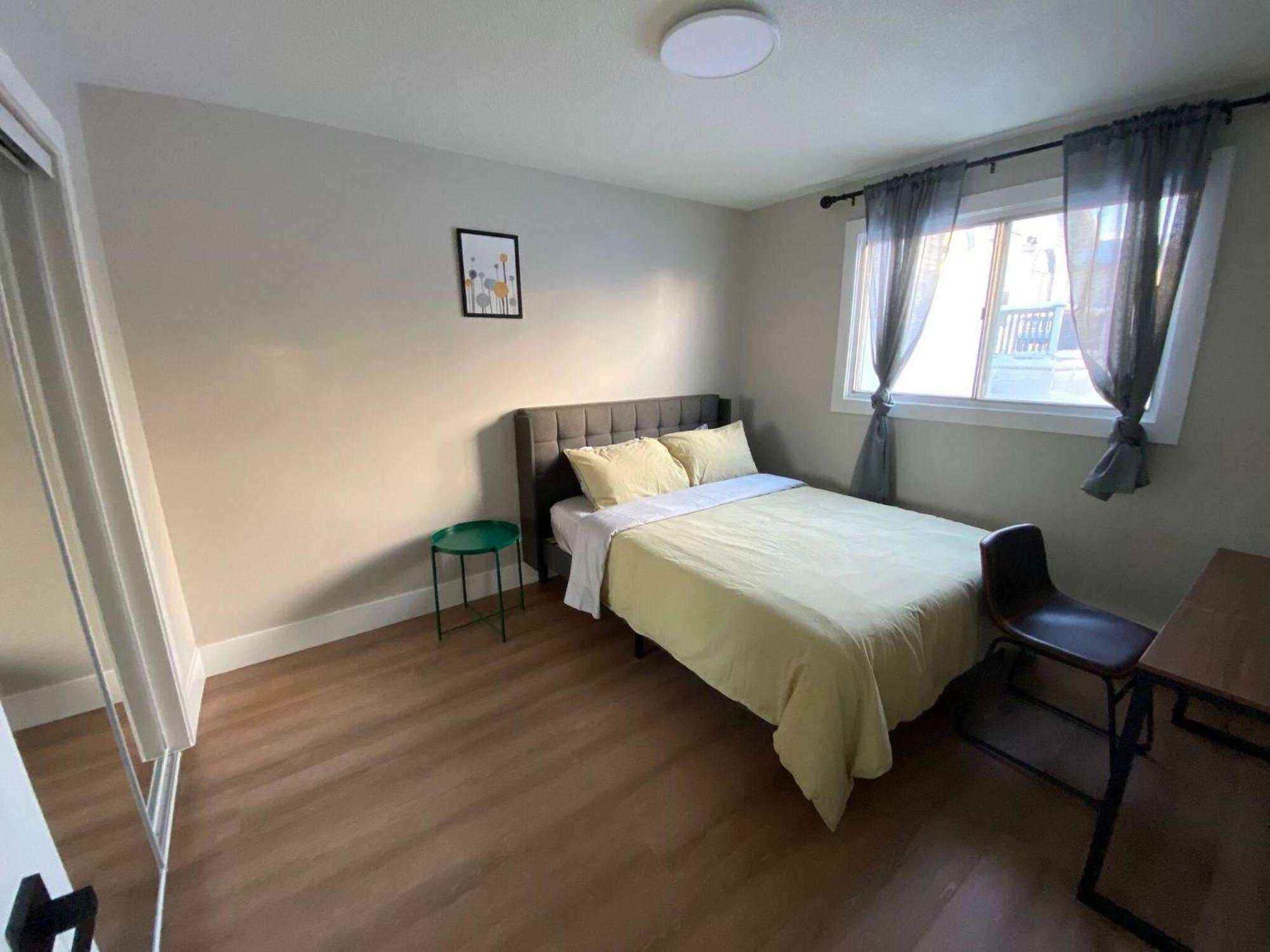 Central 2Br Near Unveristy And Whyte Ave 에드먼턴 외부 사진