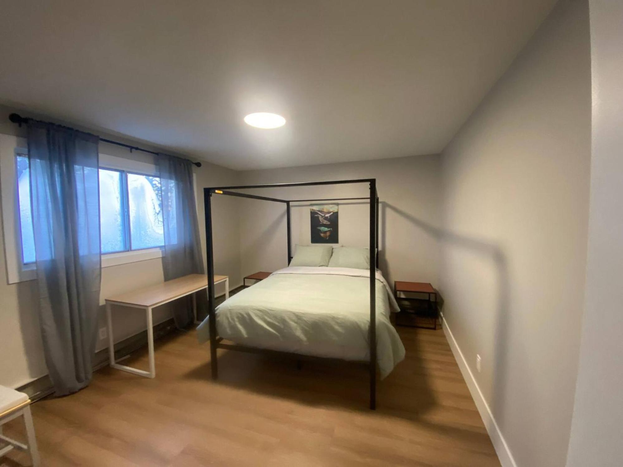 Central 2Br Near Unveristy And Whyte Ave 에드먼턴 외부 사진